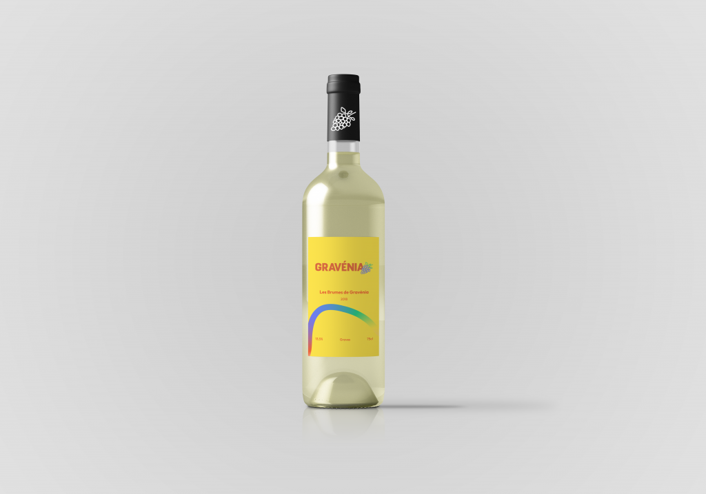 Bouteille de vin blanc avec étiquette gravénia